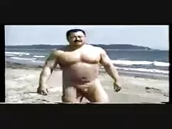 Siyah kız amatör sekreter porno 18 (seks) ortağı ile eğleniyor)
