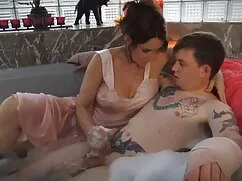 Sineklerin Orduları onu ve el ele tutuşarak amatör türk porno